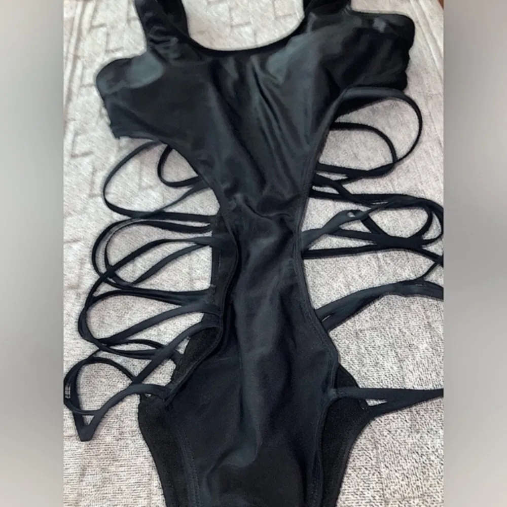Black Cutout Strappy Bikini - Image 3