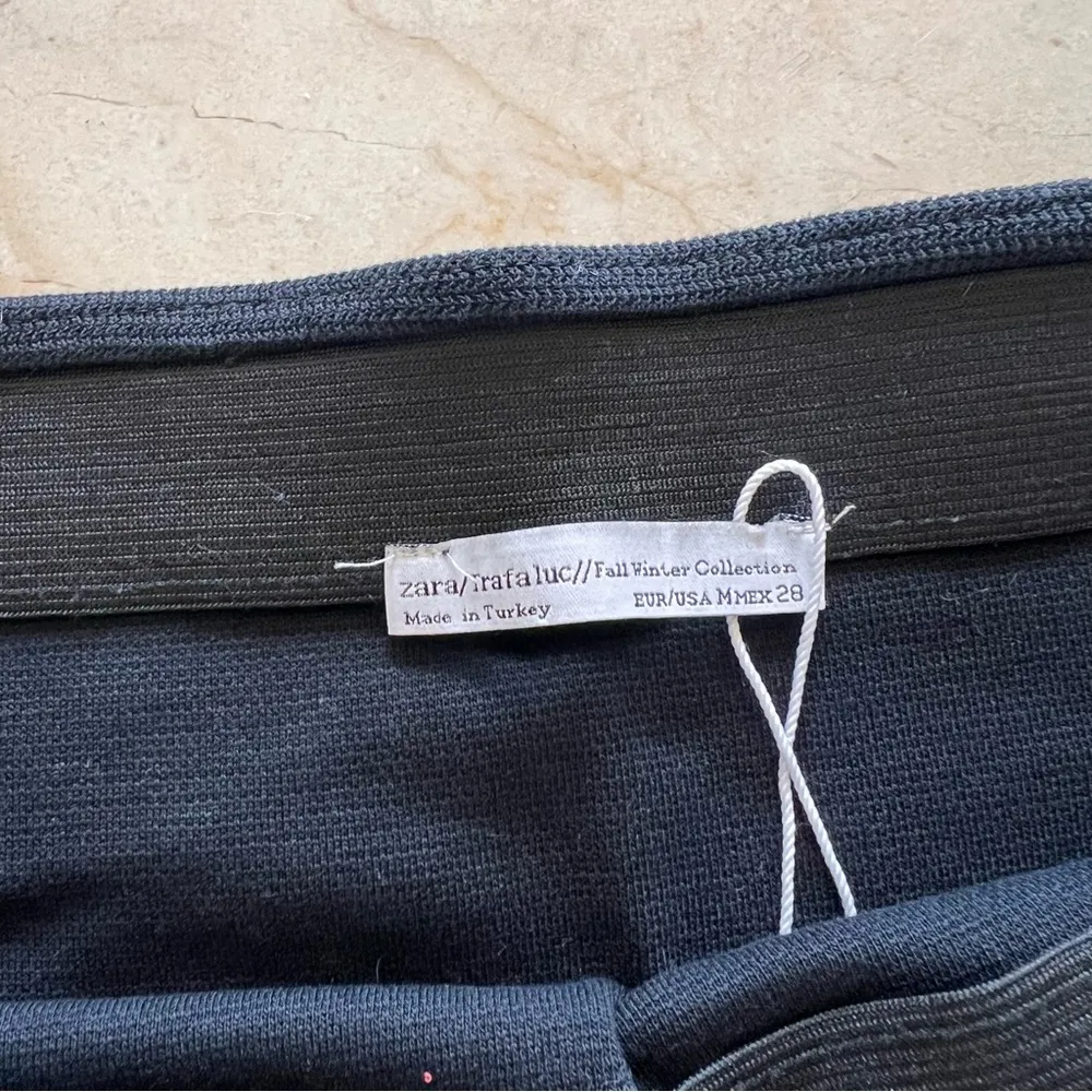 Zara NWOT Navy Blue Banded Mini Skirt Sz Medium/EUR28 - Image 2