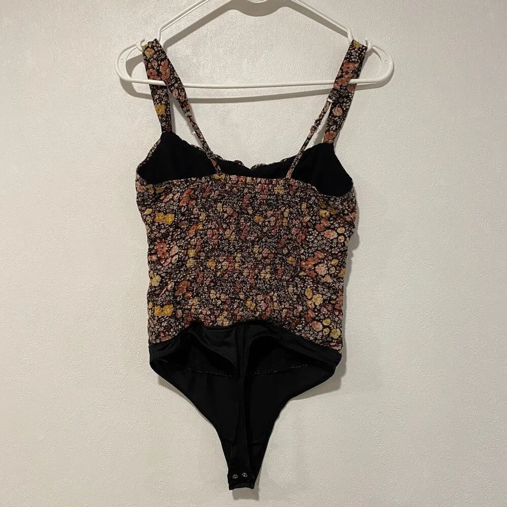 Abercrombie & Fitch Women’s Floral Smocked Bodysuit Size XS - Image 2