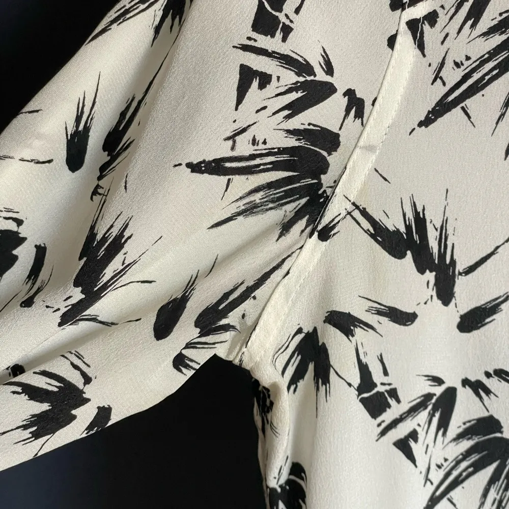 Equipment Ivory/Black Patterned Silk Button-Down Sz XS (READ) - Image 10