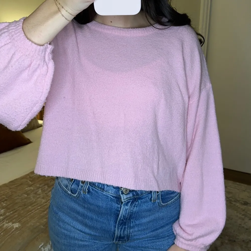 Bubblegum Pink Sweater Size Small - Image 3