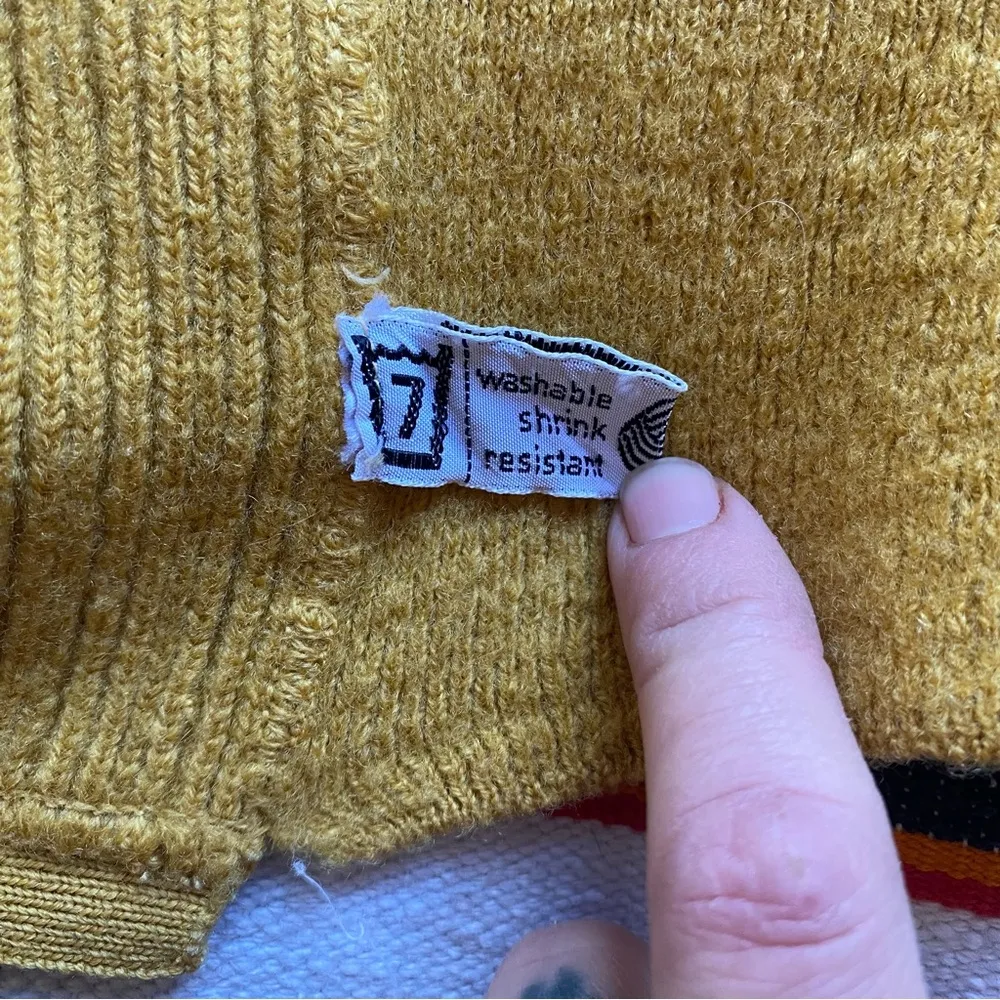 RARE Vintage Montfort Mustard 100% Wool button up Vest. Made in Britain. Small. - Image 15