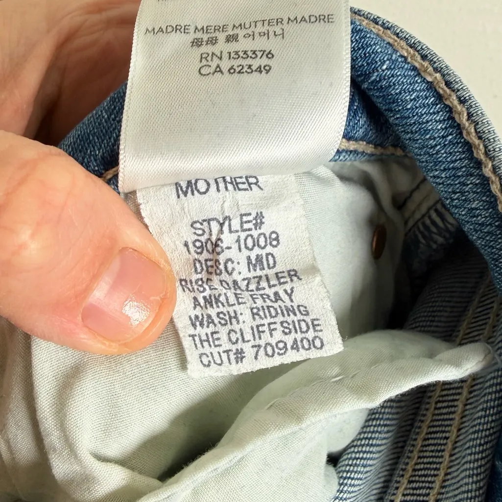 MOTHER Rise Sizzler Ankle Fray Jeans in Riding the Cliffside Wash Blue Size 34 - Image 8
