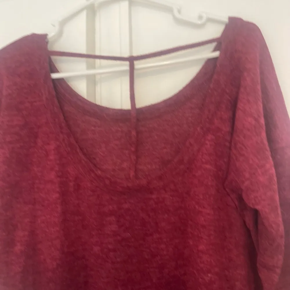 | Wine colored top - Image 3