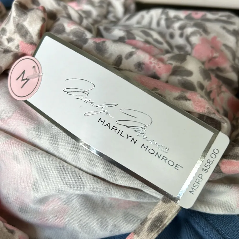 Marilyn Monroe Pink Animal 3 Piece Pajama Set Medium - Image 14