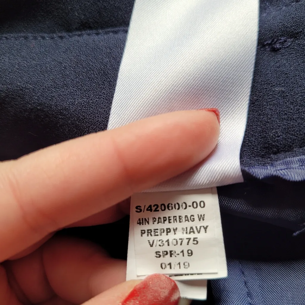 Banana Republic Factory 4" Paperbag Waist Preppy Shorts in Navy - Image 12