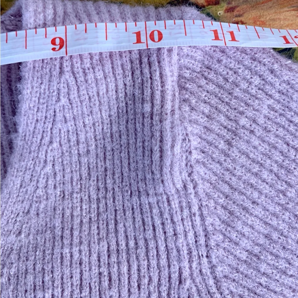 Women’s Sweater Fitted Ribbed Knit Mauve Pink V Neck Possibly Small - Image 5
