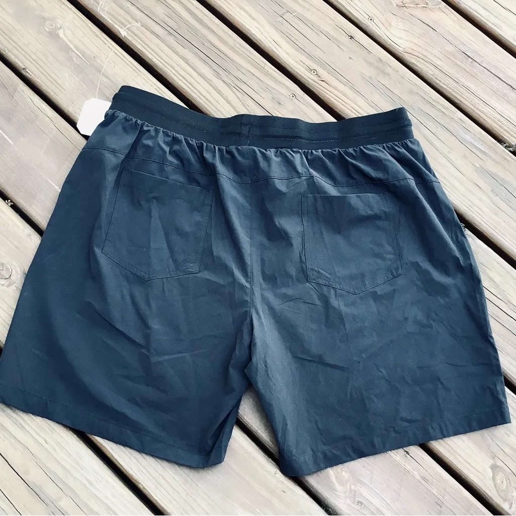 Women’s athletic shorts NWT Black Size XXL - Image 2