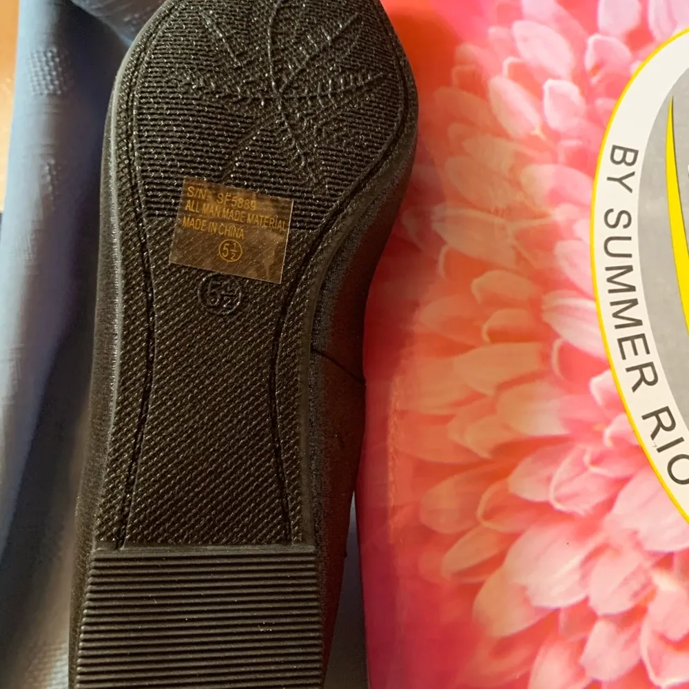 Bolaro Black Flat Studded Gladiator Flat Shoes Size 5.5 - Image 6