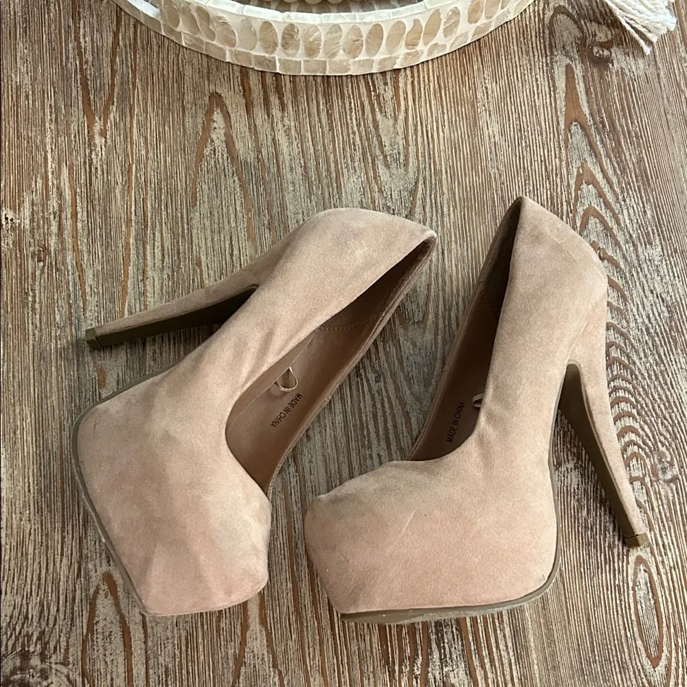 Forever 21 Tan Platform Heels - Image 2