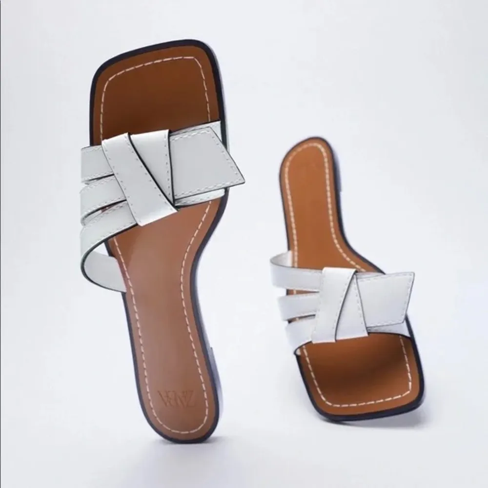 Zara White Topstitched Low Heeled Sandals- EU 37 - Image 4