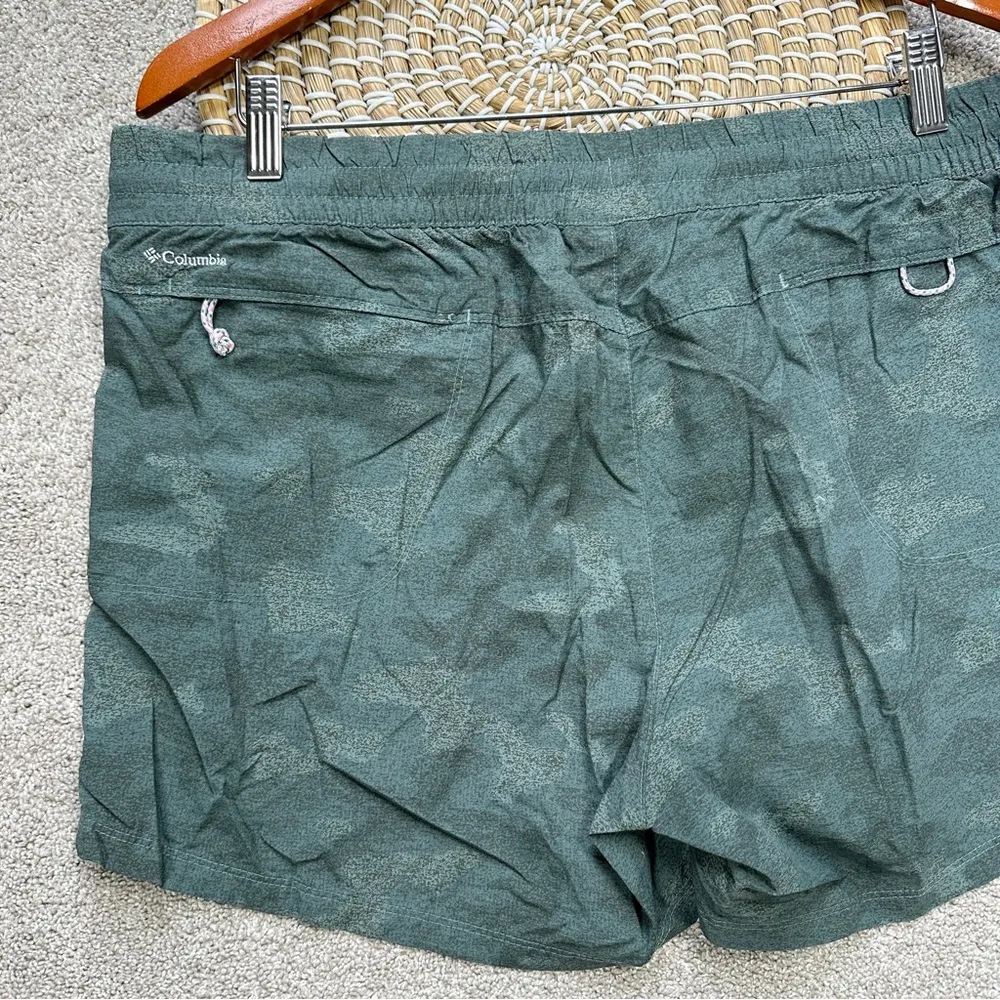 Columbia Women’s Ridge Printed Pull On Shorts 4" AL1986 Outdoor in Green XL - Image 5