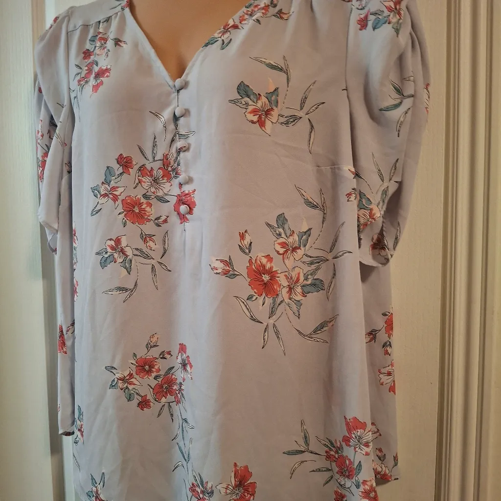 Torrid Sz 3 Floral Button-Down Blouse - Image 2
