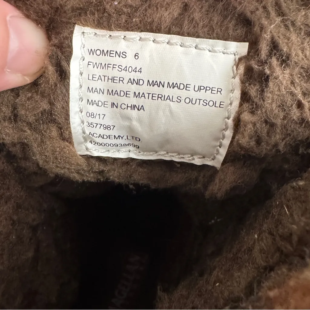 Magellan Outdoor duck leather faux fur lined boots size 6 - Image 7