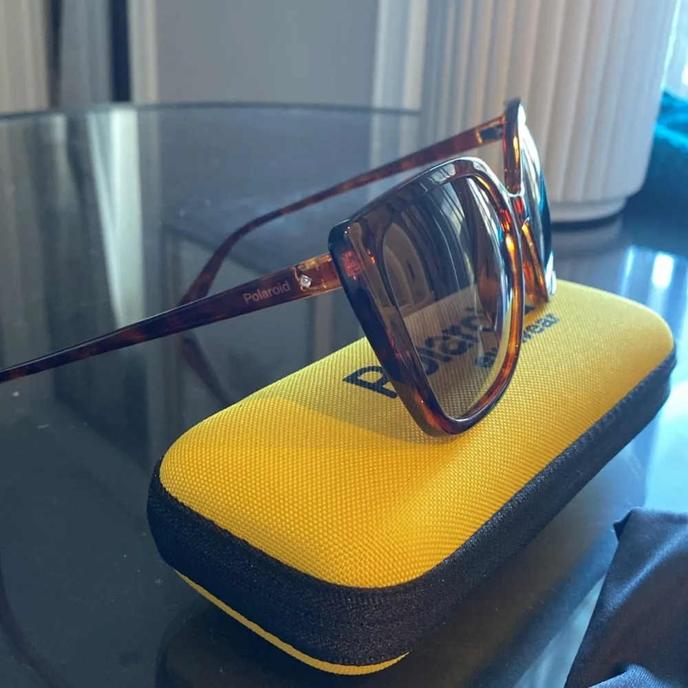 Polaroid NWT  eyewear sunglasses. - Image 5