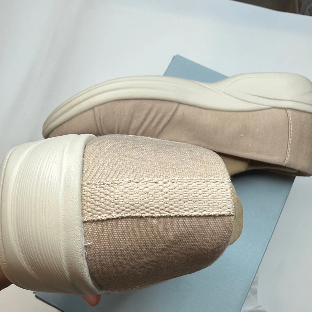 LifeStride Women's Paige Washable Round Toe Slip Ons - Image 10