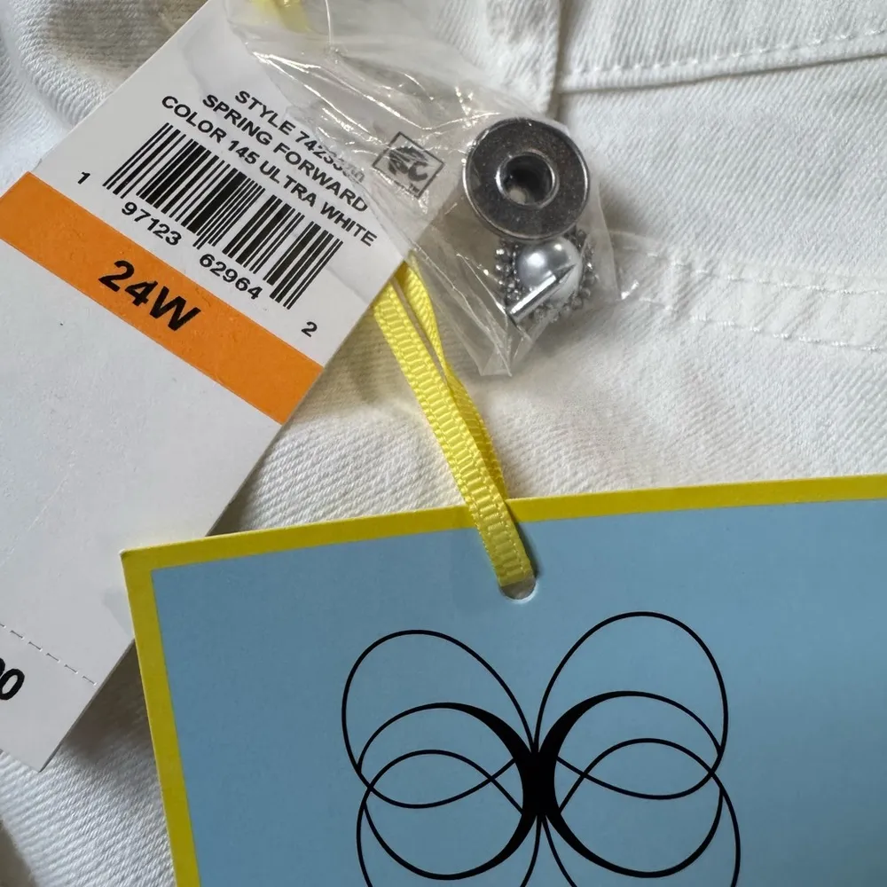 Cece Womens Plus Straight Leg Ankle White Jeans with Faux Pearl Detail Size 24W - Image 11