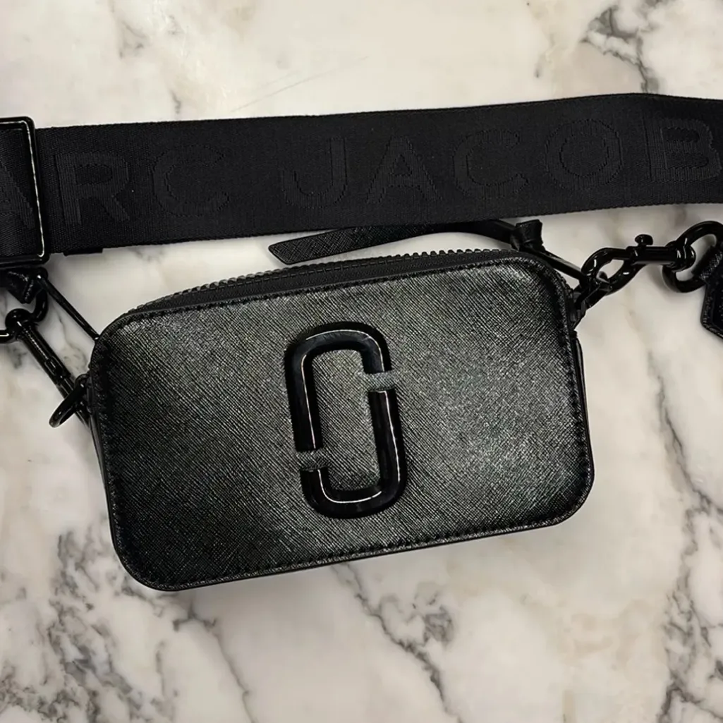 Marc Jacobs Snapshot Black Crossbody Bag - Image 2