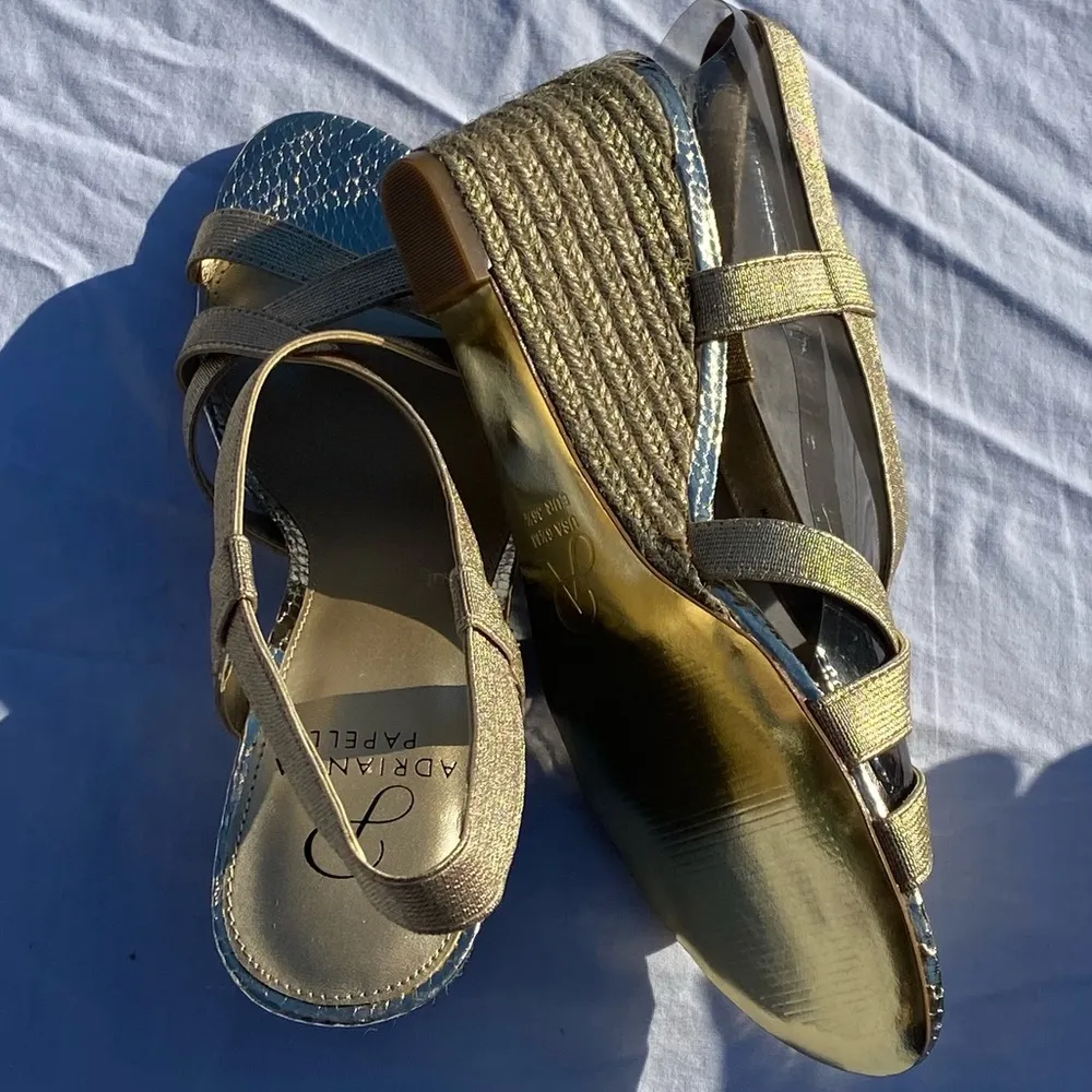 NWT Adrianna Papell Alba Platino Metallic gold and tan wedges / 9.5 / Inc. box - Image 10