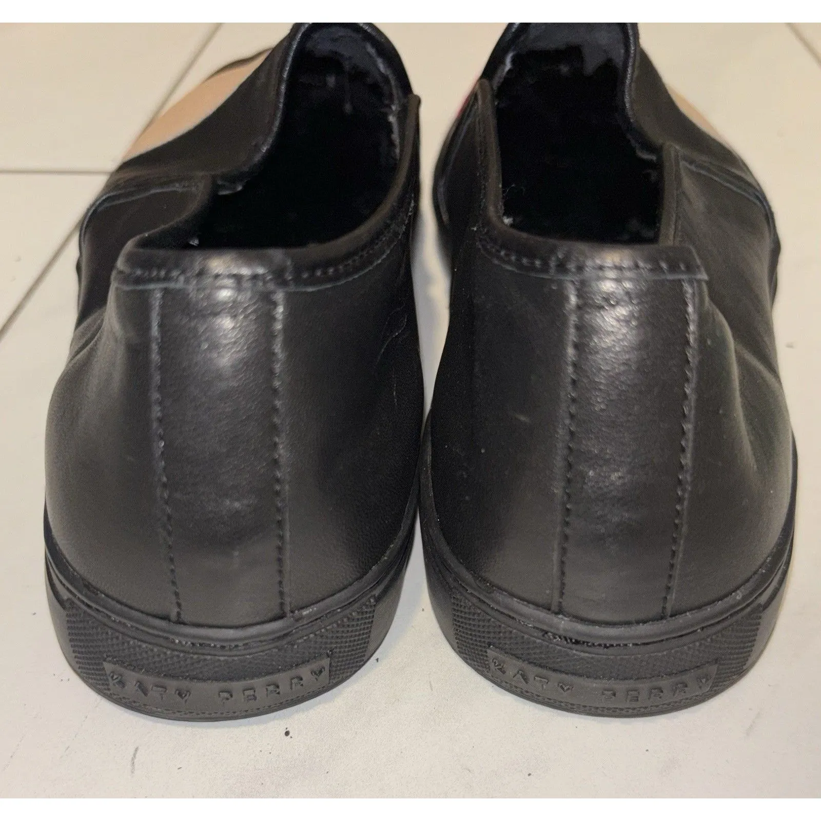 Katy Perry RARE DISCONTINUED The Heart Slip On Leather Shoes - Image 5