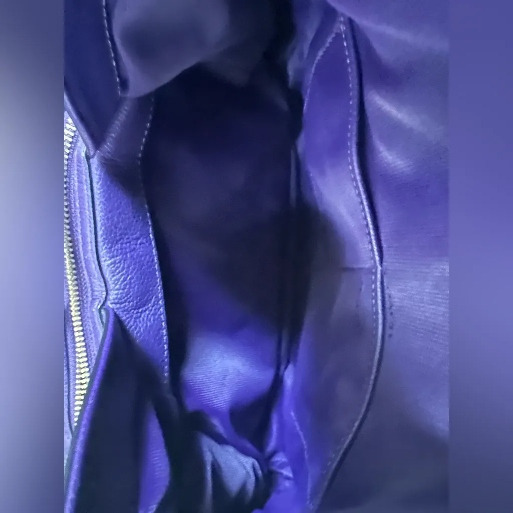 Coach 3 Compartment Hobo Bag - Image 13