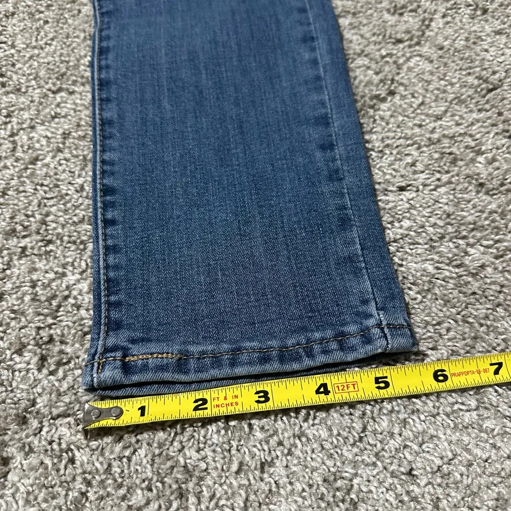 Levi's 711 Women's Mid rise Hypersoft Skinny Jeans Size 12 short W31 L30 - Image 3