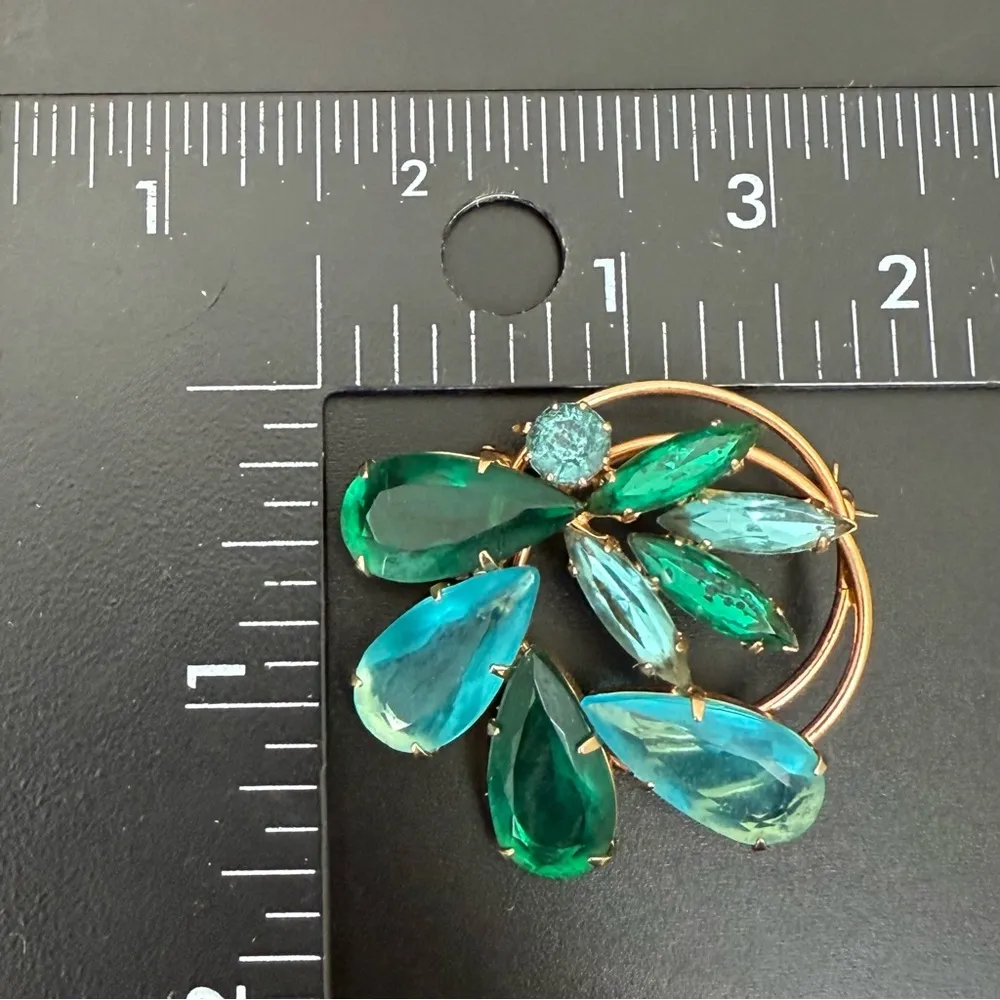 Vintage Unsigned Juliana? Blue & Green Rhinestones Gold - Image 6