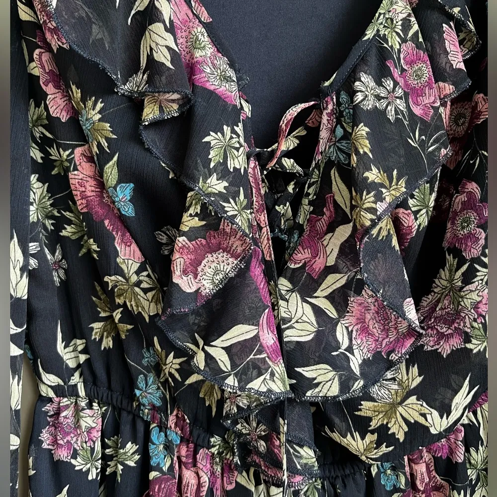 Blue Floral Romper Size Medium - Image 4