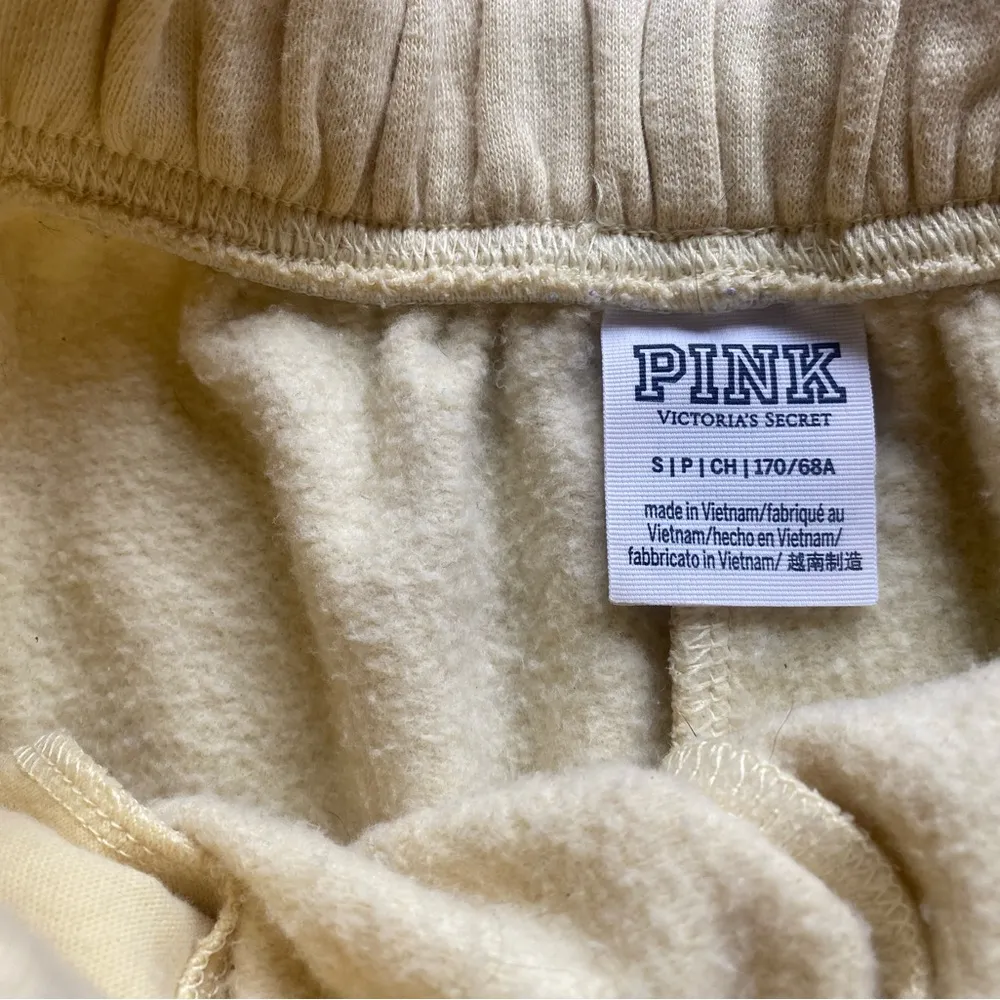 Victoria’s Secret Pink Fleece Shorts Size Small - Image 3