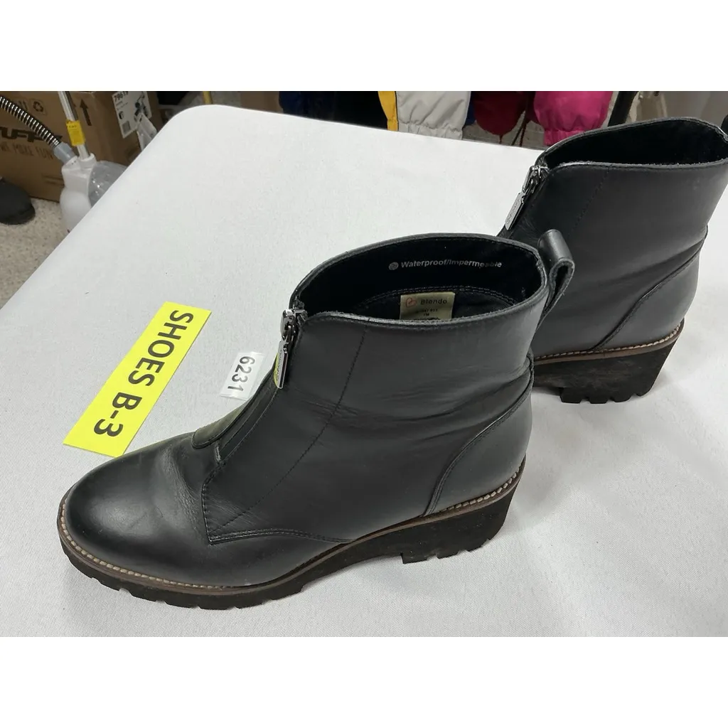 Womans Blondo Pullon Wedge Ankle Boot 7 M Black Front Zip Waterproof Impermeable - Image 2