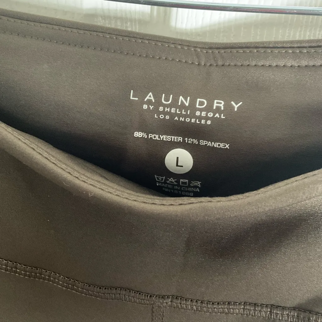 Laundry by Shelli Segal | Power Sculpt Flare Leggings size large - Image 7