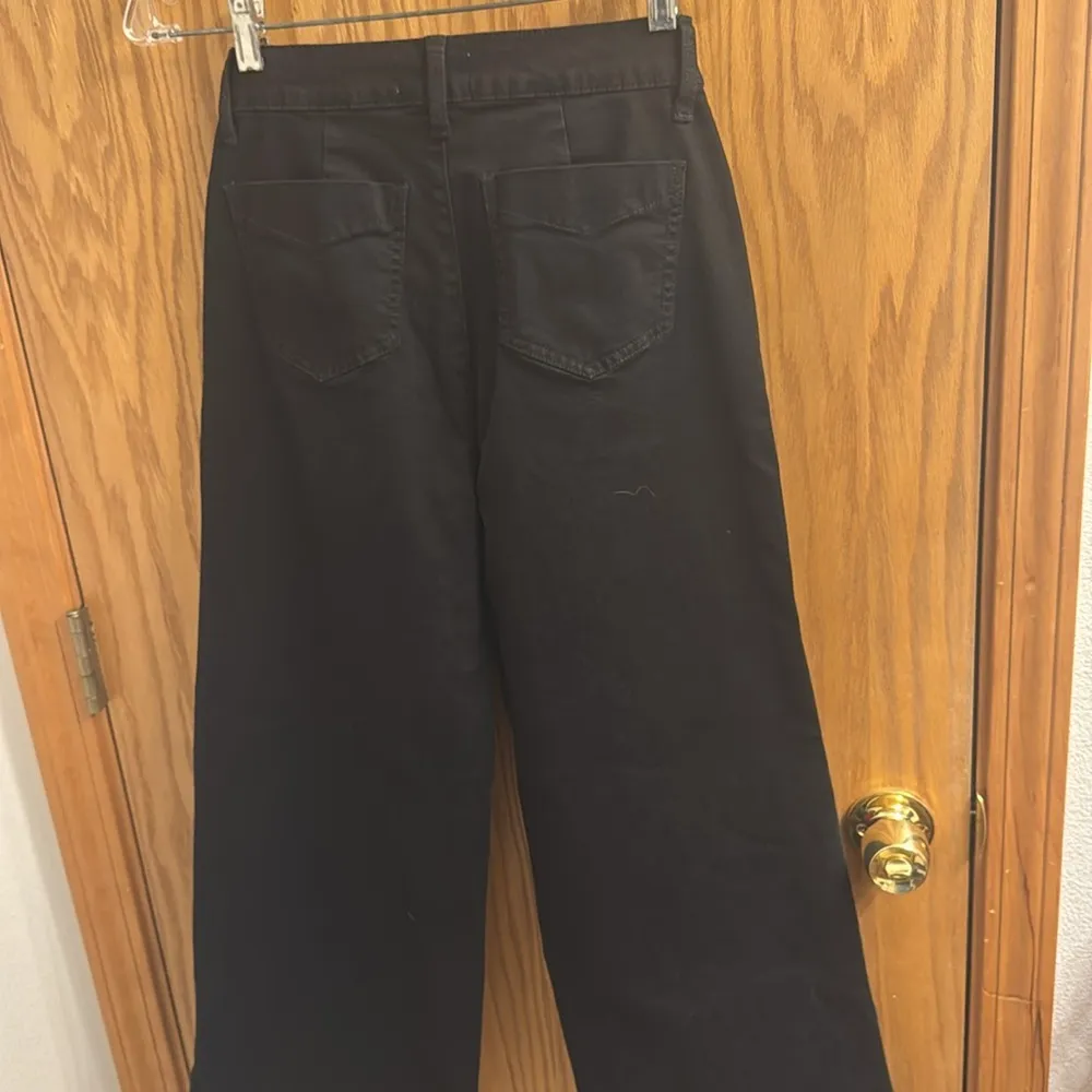Evereve women’s black flared jeans size 26 - Image 6