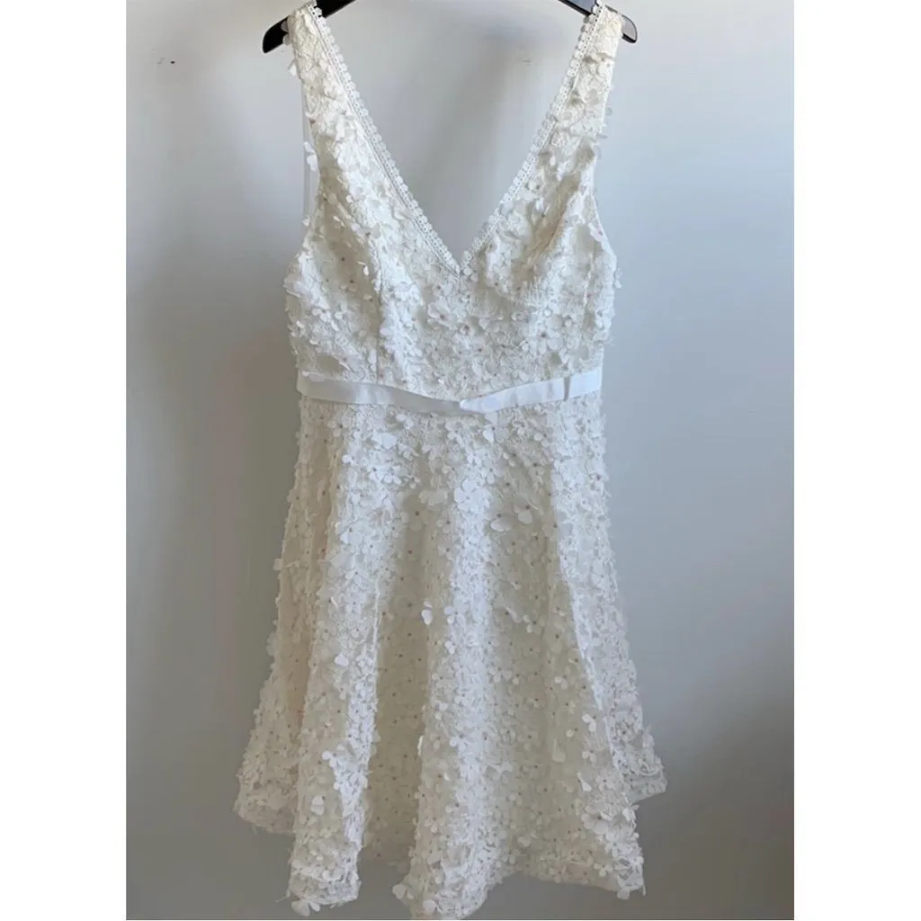 David's Bridal Women's M White Floral‎ V-Neck Short Dress Formal Sleeveless - Image 4