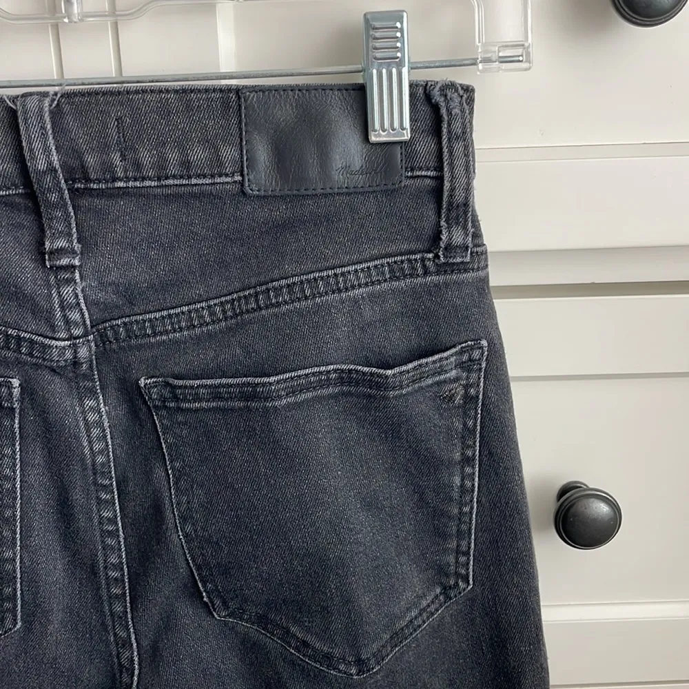 Madewell Women’s Classic Straight Jean in Lunar Wash w/ Raw Hem - Size 24 - Image 5