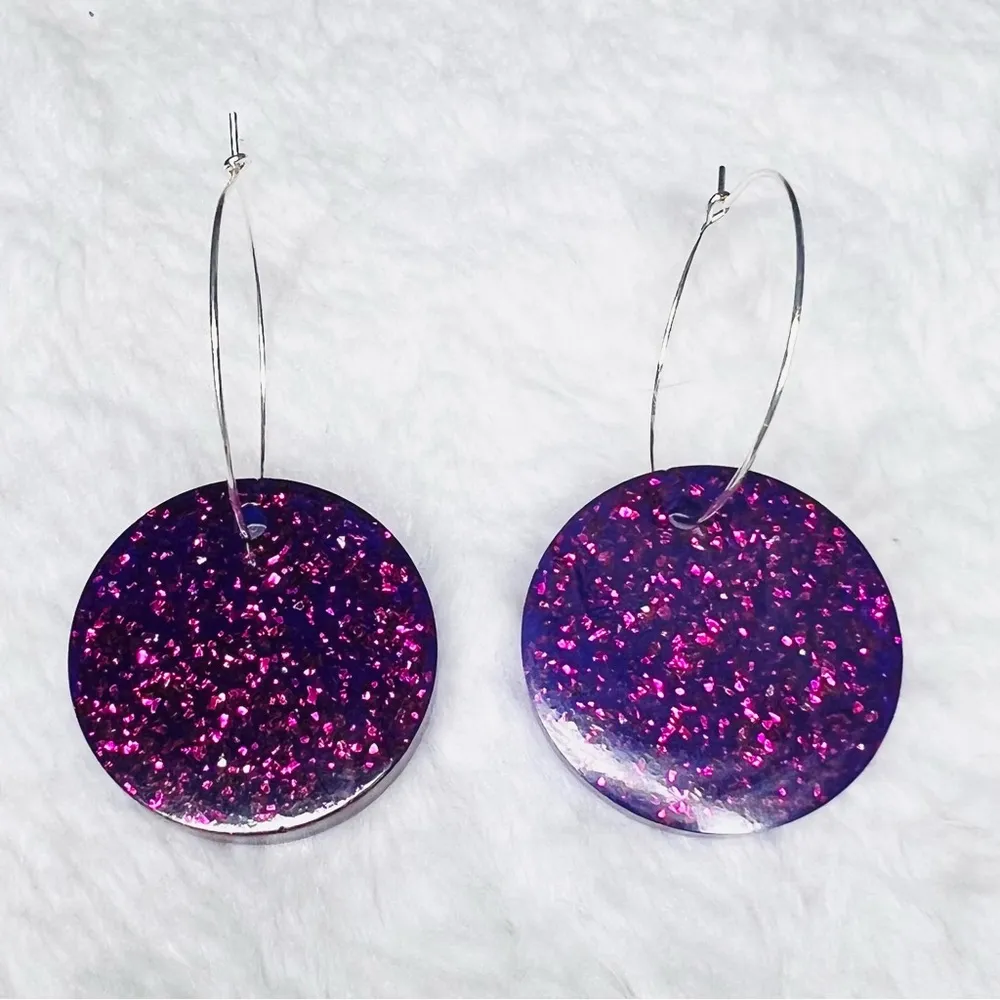 Sparkling Purple Glitter Resin Circle Disc Pendant Hoop Earrings - Image 5