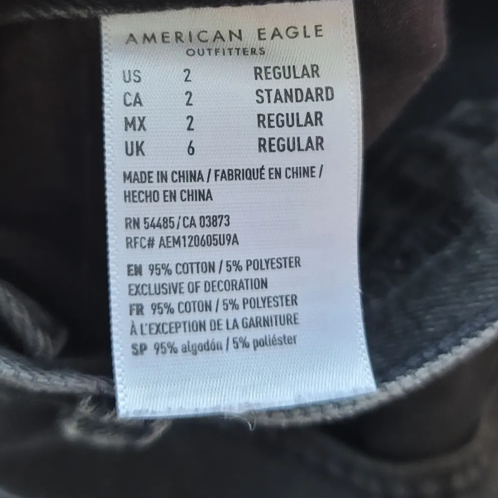 American Eagle AEO Intentionally Faded Black Mom Jeans 2 - Image 5