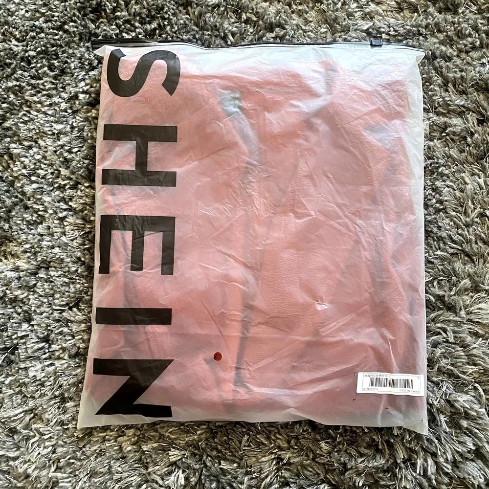 SHEIN Crinkle Front Pocket Vest in Rust, Size M​​​​​​​ - Image 4