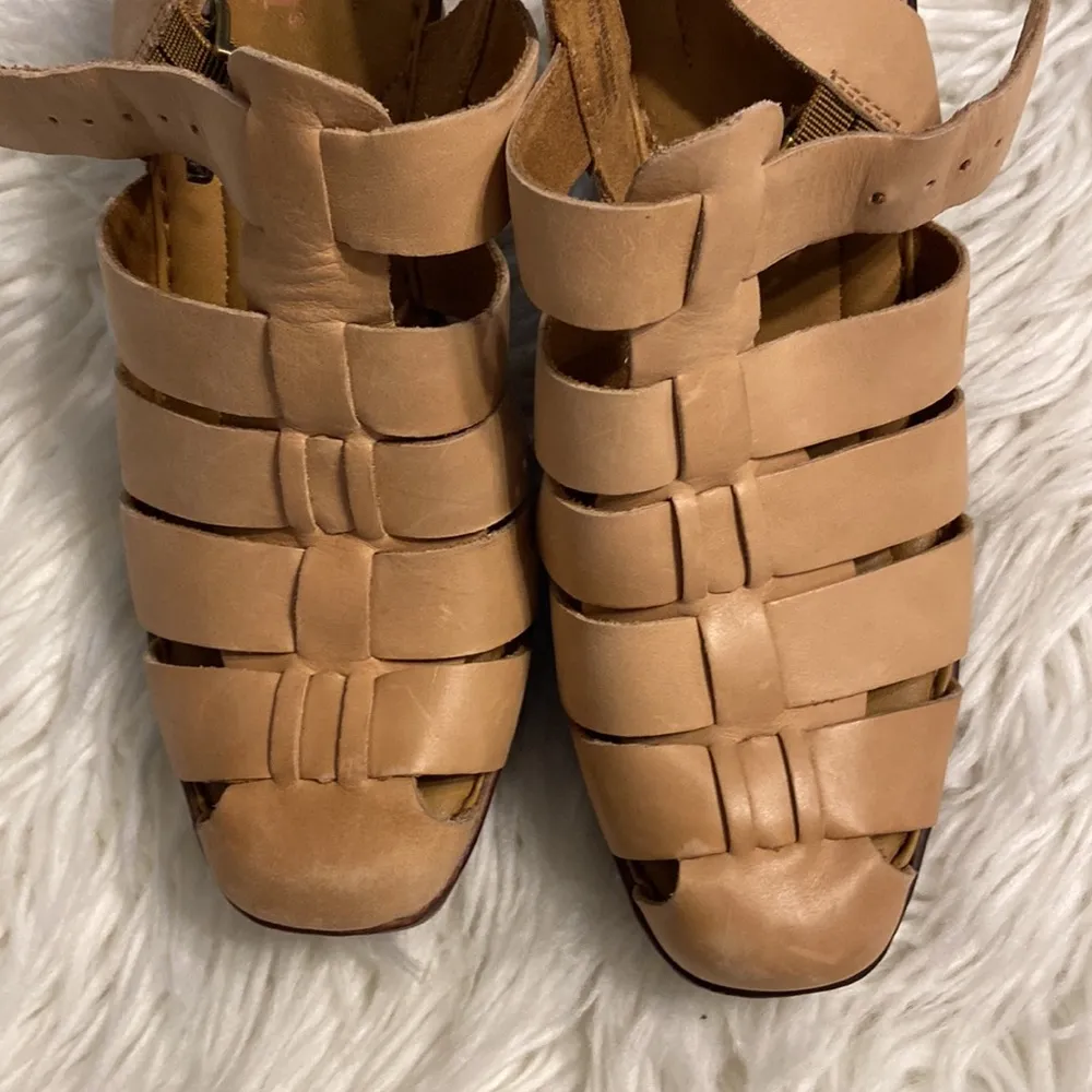 Born Sandals size 10 BNWOT leather upper heel 3.5” stable color tan - Image 11