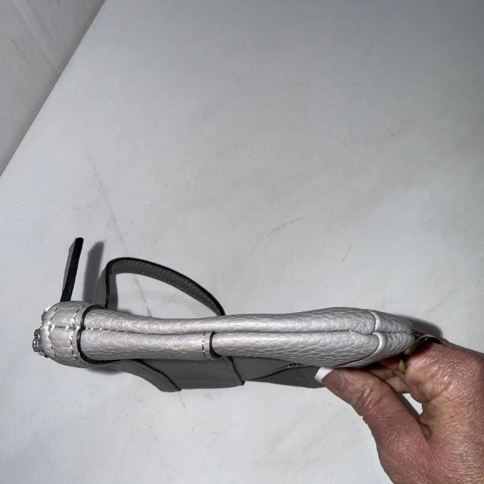 Vintage Guess Y2K Style Gray Faux Leather Wristlet Wallet Mini Convertible Purse - Image 12