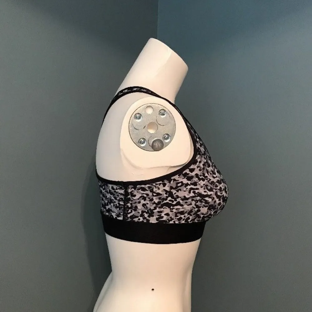 Under Armour Black Camo Racerback Sports Bra Small - Image 4