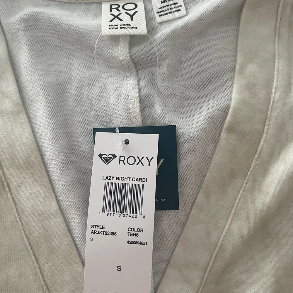 Roxy 💋NWT  Button Knit V-Neck Lazy Night Tie-Dyed Cardigan, Small - Image 4