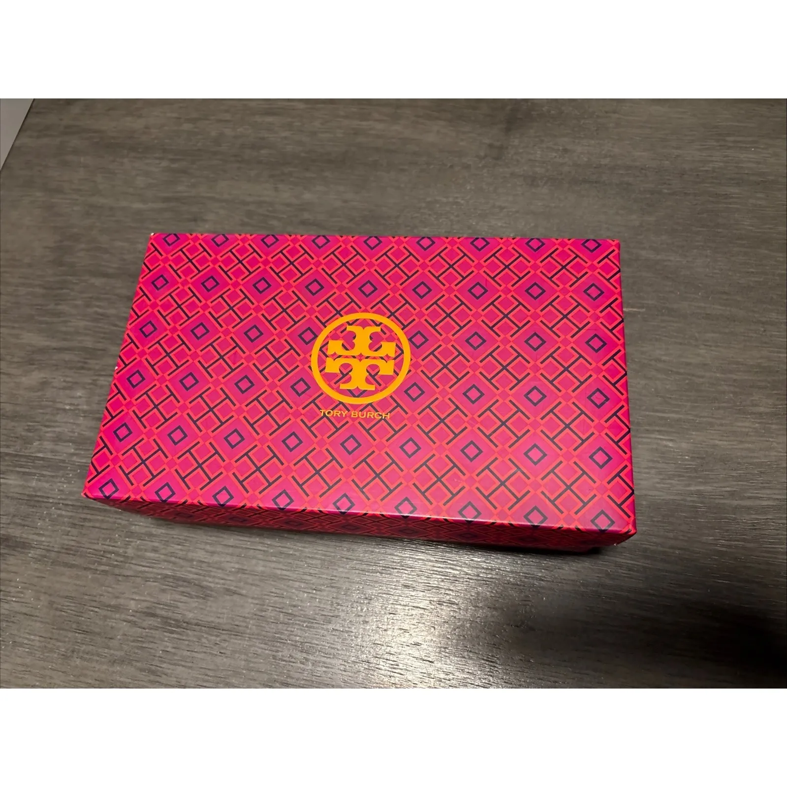 TORY‎ BURCH Leighanne FlatThong-Patent Saffiano Sandal Size 9 - Image 10