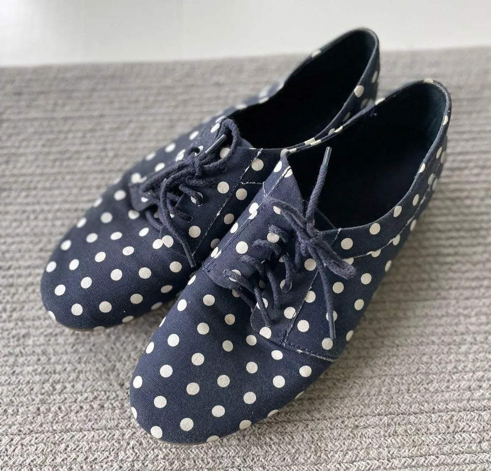 GAP Navy Blue and White Polka Dot Tie Oxfords Size 10 - Image 3