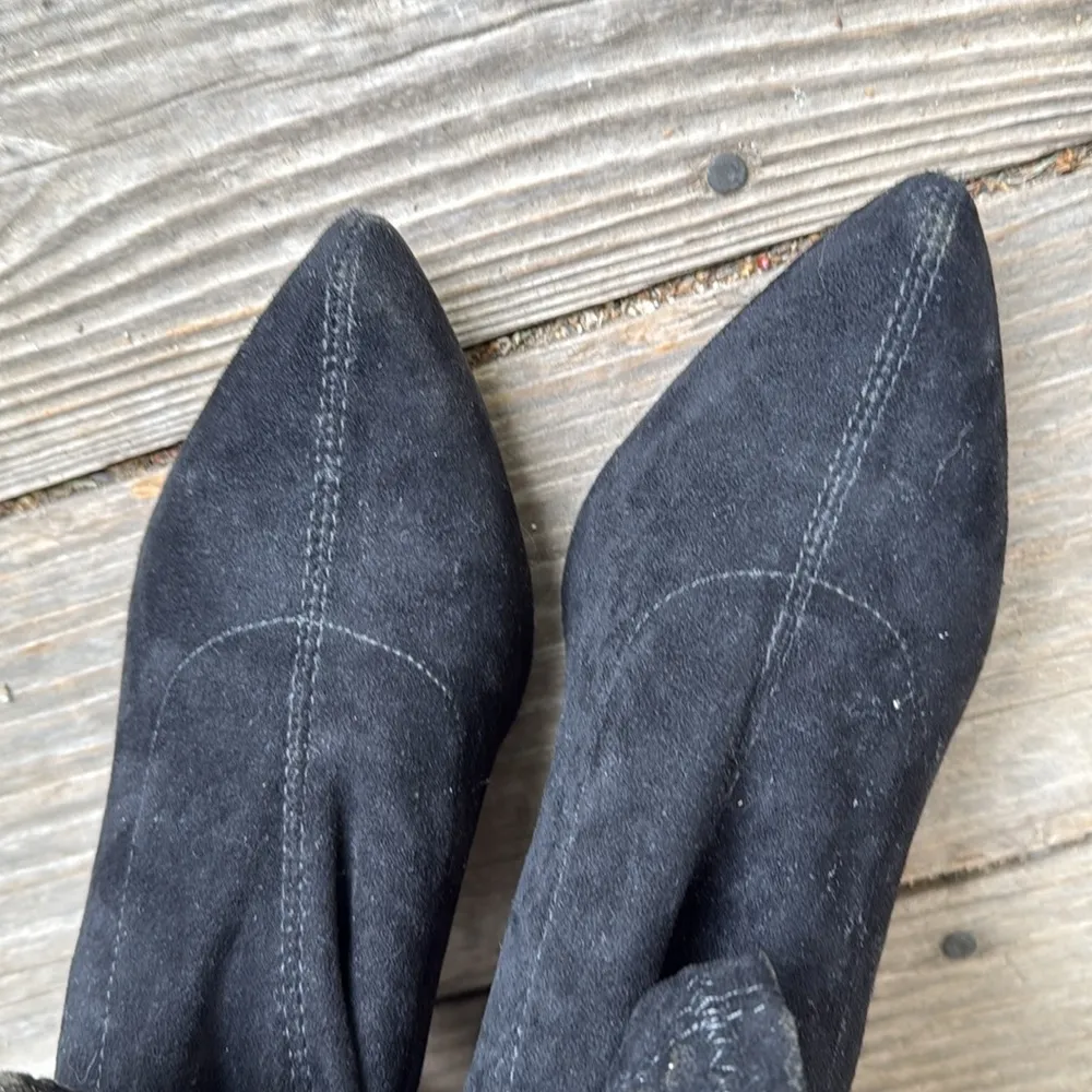 Black ankle cover lulus Size 7 pointed toe pumps
Brand new no tags - Image 5