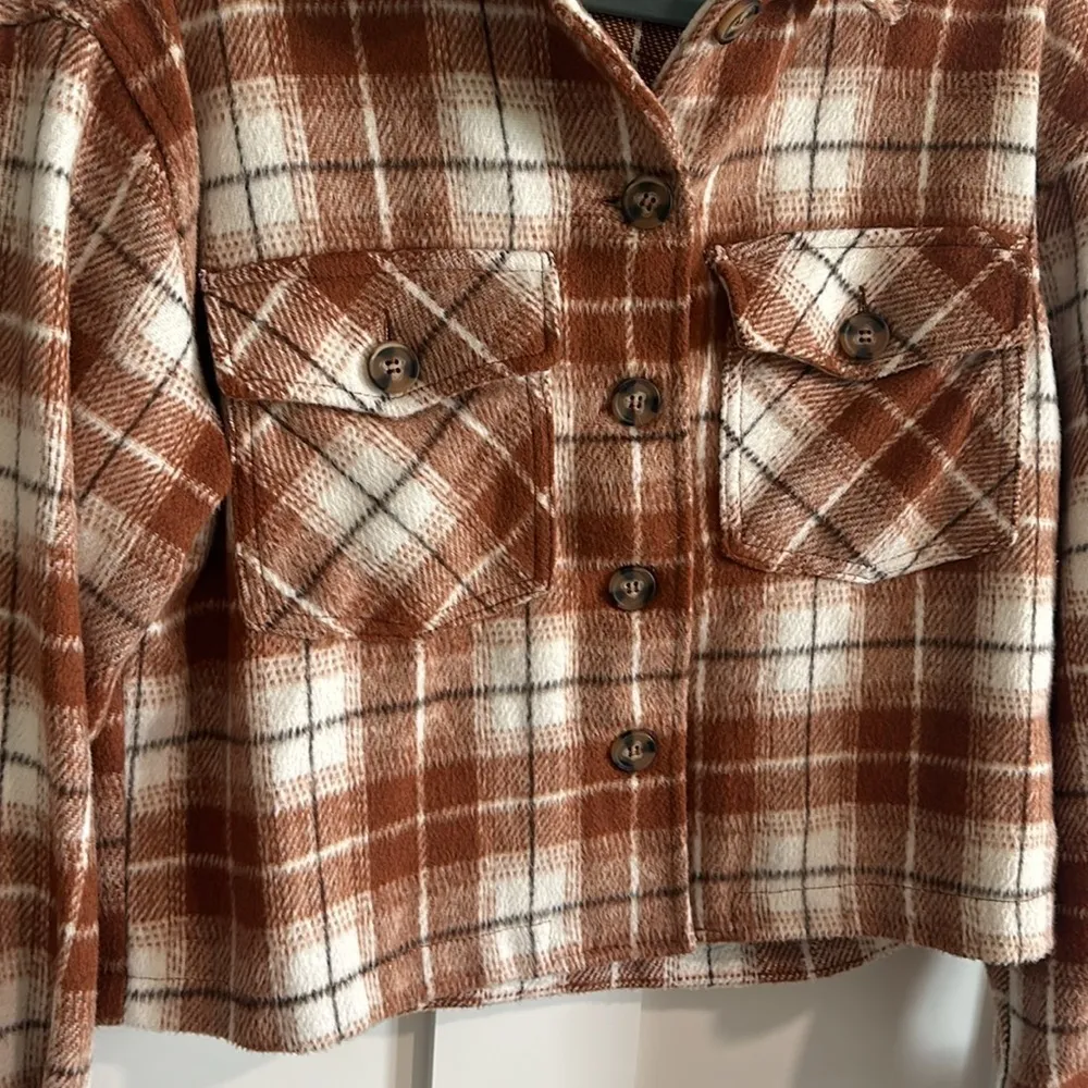 Love Tree  Women's S Long Sleeve Plaid Button Down Brown Boxy Crop Flannel - Image 3