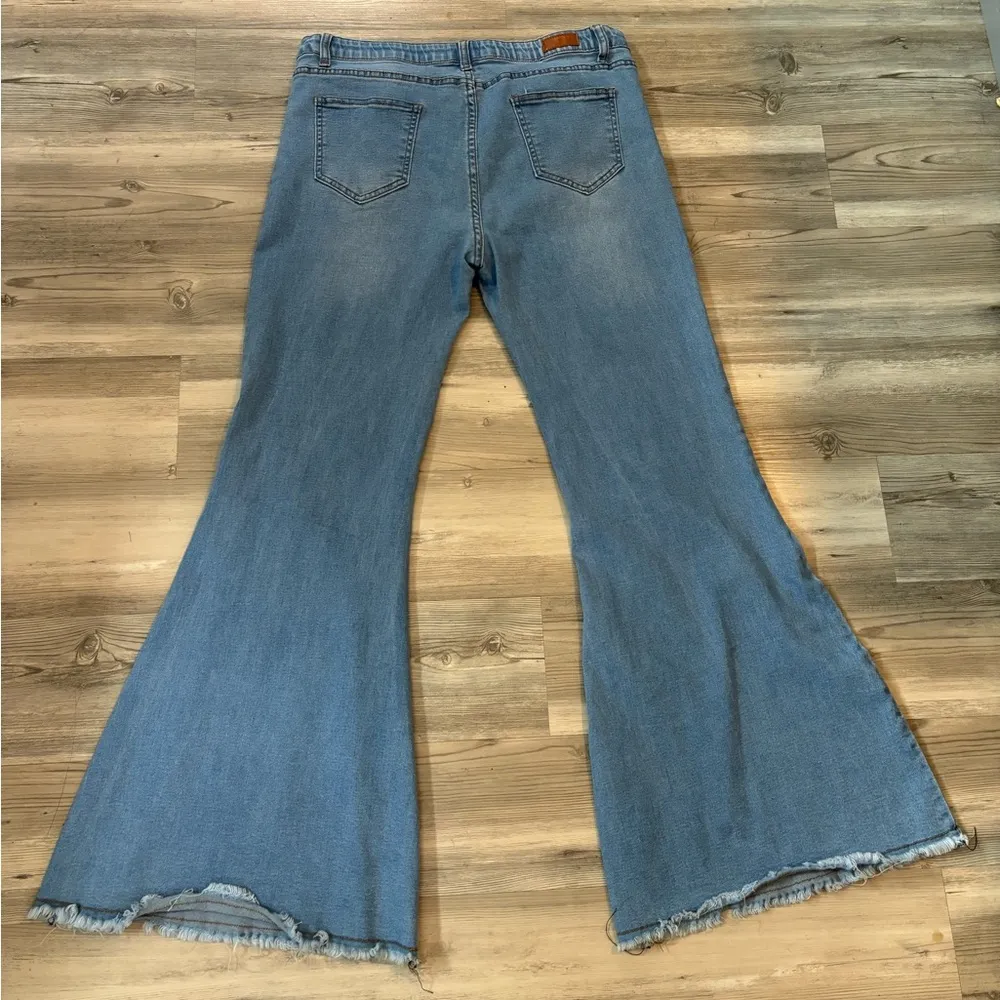 Umgee Denim Size 2X Stretch Flare Jean with raw hem - Image 2