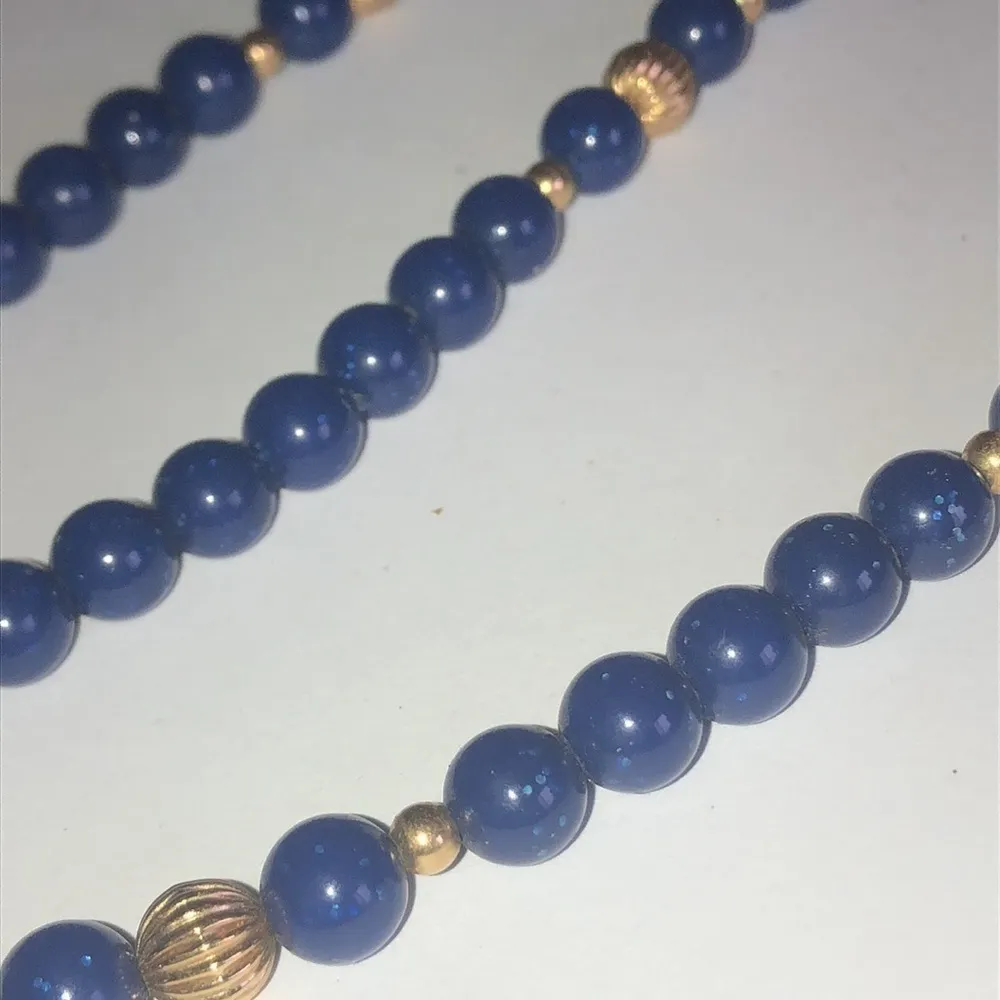 Vintage Spotted Navy Blue & Gold Tone Beaded Boho Retro Necklace - Image 5