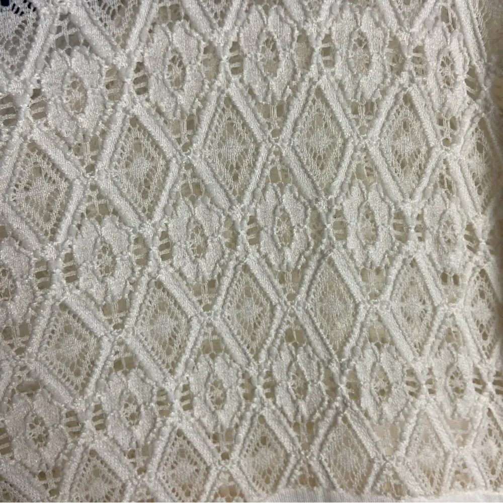 Torrid Size 4 Super Soft Crew Neck Geo Lace Yoke Elbow Sleeve Top Cream Crochet - Image 5