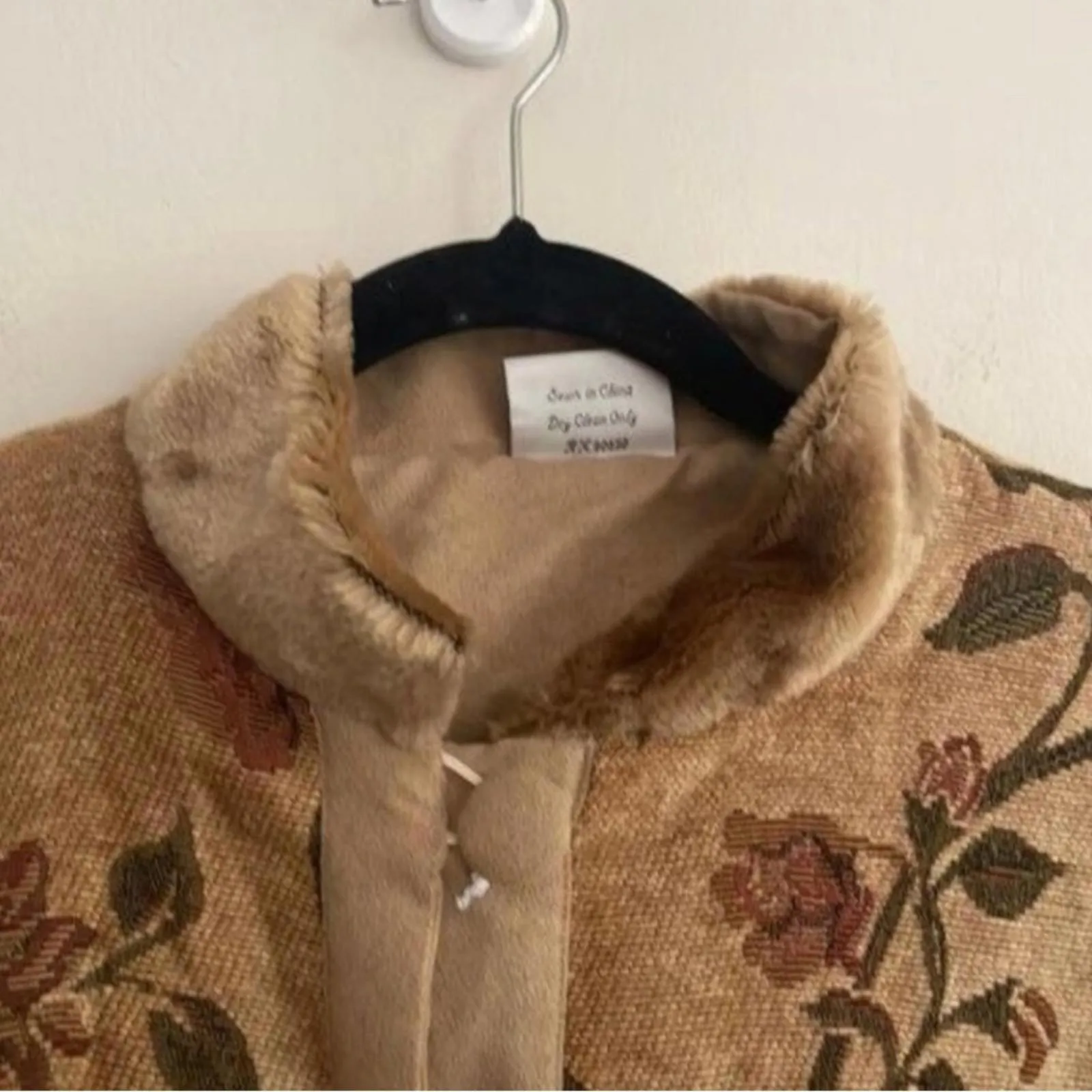 Vintage Antique Floral Jacket Tapestry Print Faux Fur and Suede Trim Collar Tan Size XXL - Image 2