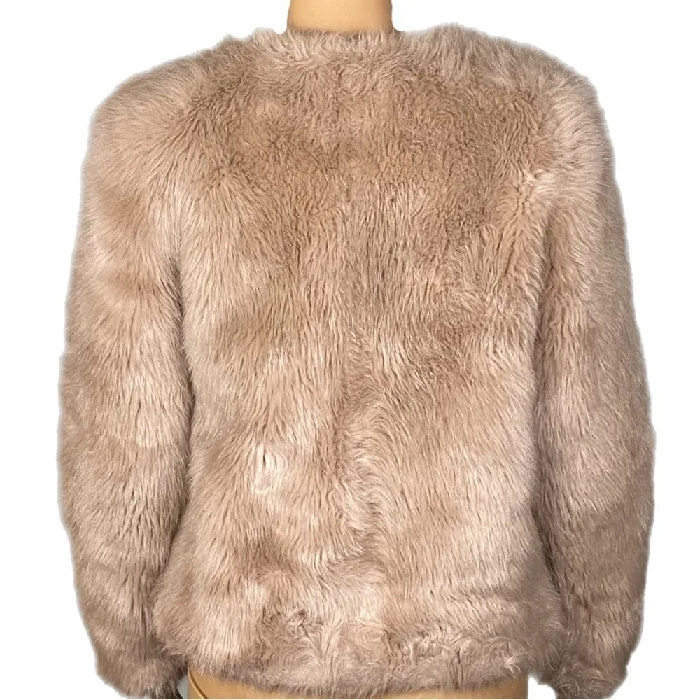 FOREVER 21 “EXCLUSIVE” tan color, faux fur jacket with POCKETS. Size Small. VGUC - Image 7